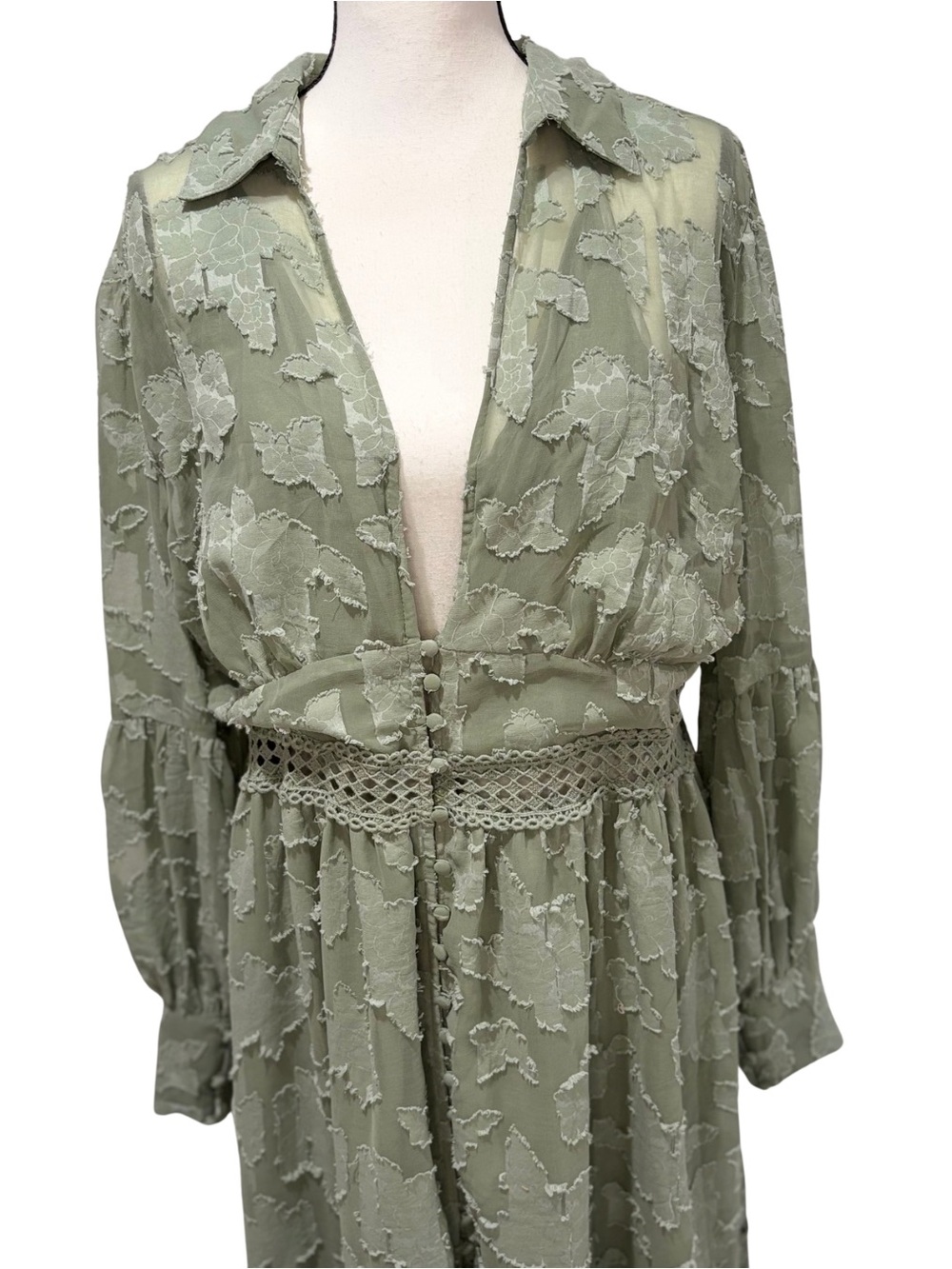 ASOS DESIGN button through maxi shirt dress with lace inserts - Picture 4 of 8